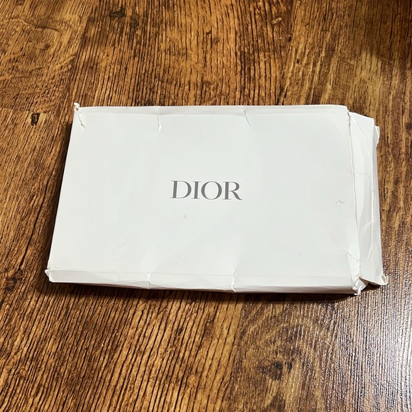 Red Dior Pouch(New) - Picture 8 of 13